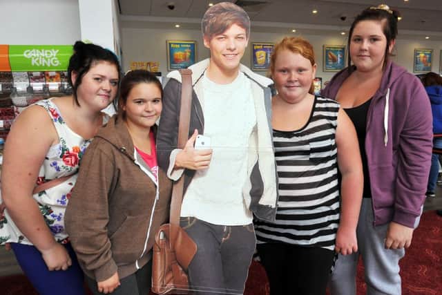 One Direction fans at the screening of the bands new film (w130904-4b)