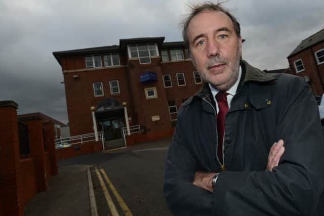 Paddy Tipping campaigning to re-open the custody suite at Worksop Police Station  (w121108-7b)