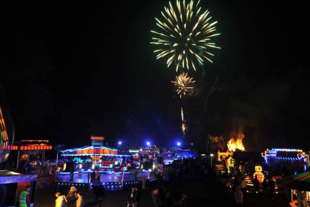 Worksop Rugby Club bonfire and fireworks display (w111107-2l)