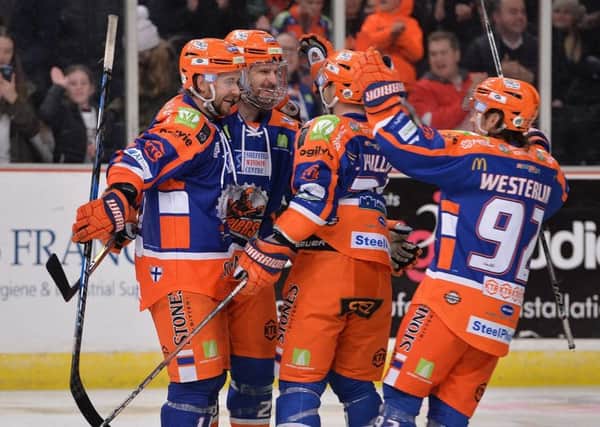 Steelers celebrate against Dundee